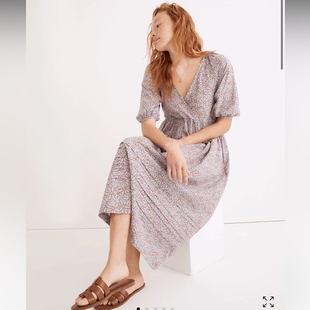 Madewell Petite Marianna Puff-Sleeve Midi Dress in Dream-On Daisies